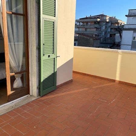 Accogliente Camera Singola Con Balcone A 500 Mt Dal Mare Marina Di Carrara Eksteriør billede