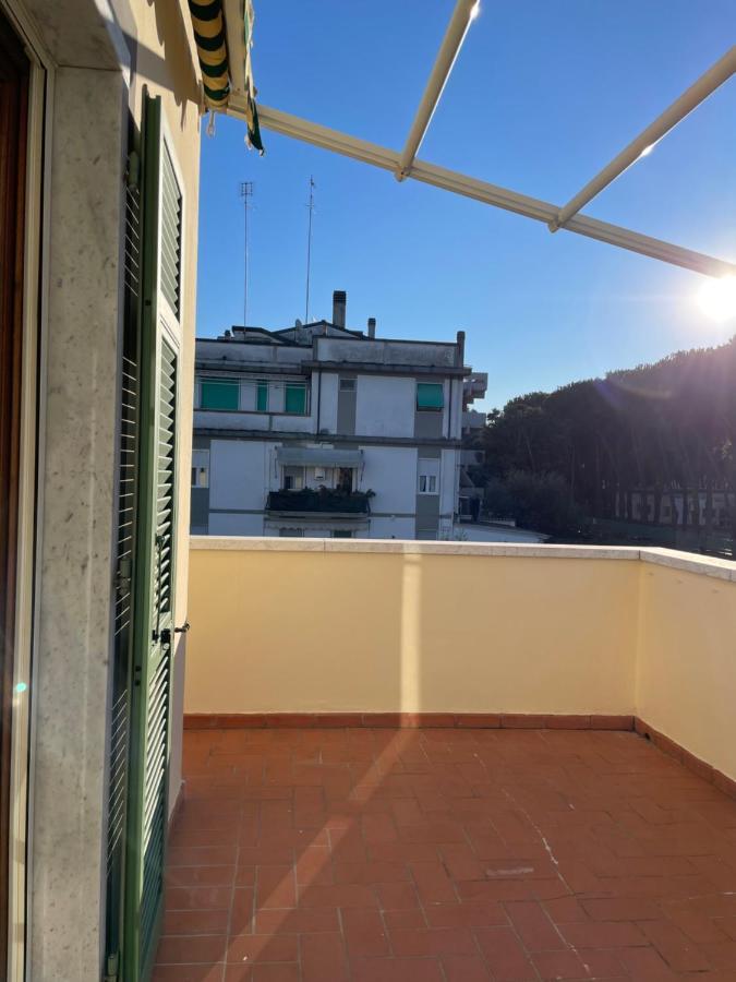 Accogliente Camera Singola Con Balcone A 500 Mt Dal Mare Marina Di Carrara Eksteriør billede