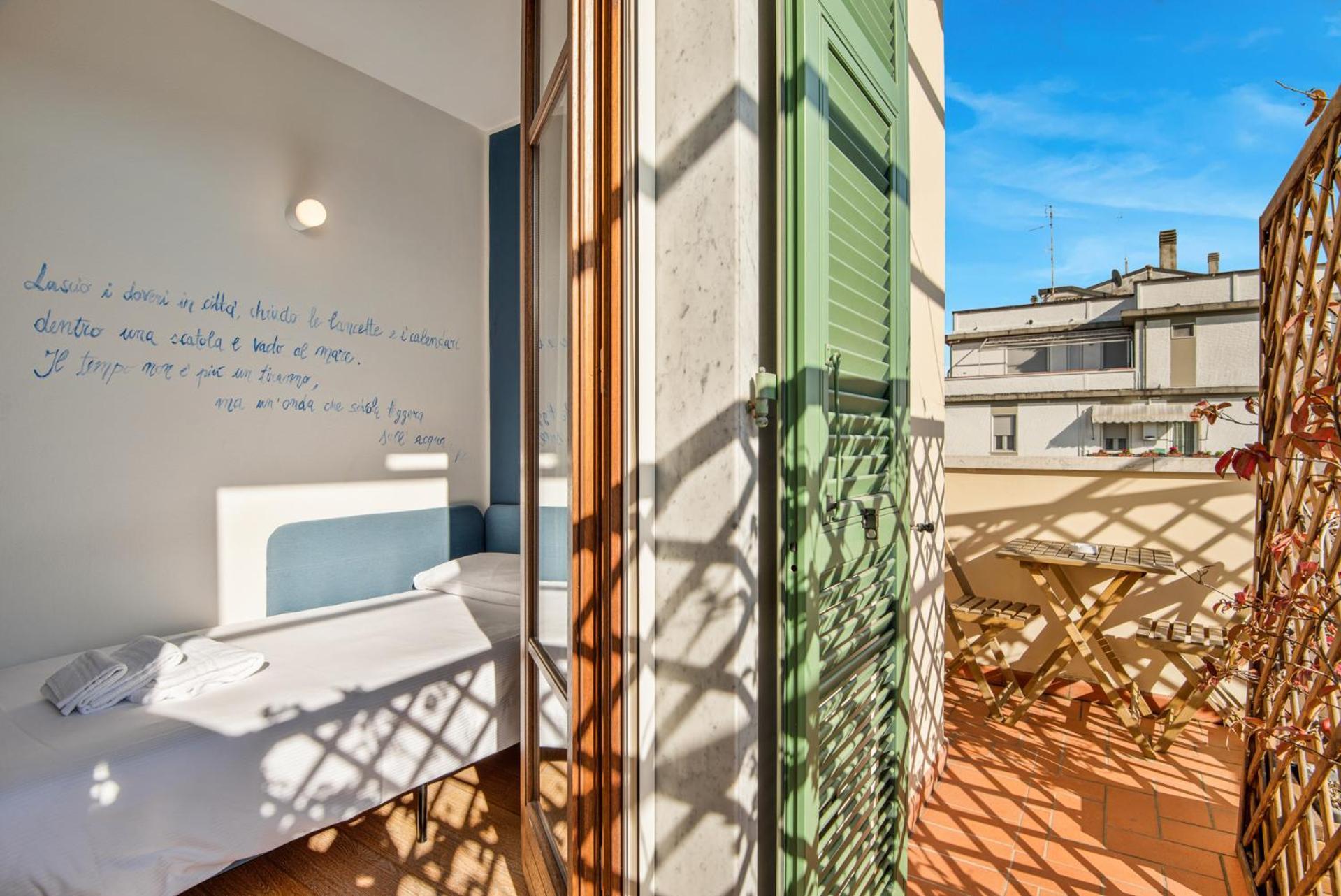 Accogliente Camera Singola Con Balcone A 500 Mt Dal Mare Marina Di Carrara Eksteriør billede